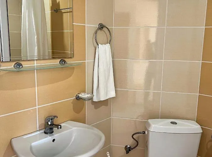 кристал Szálloda Ravda