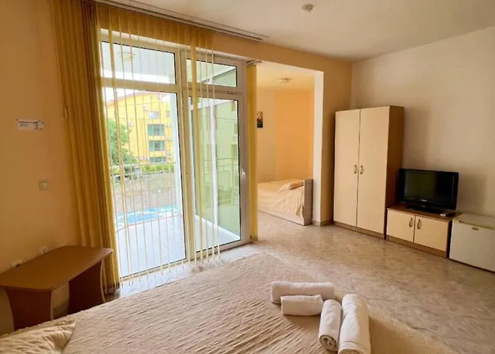 Szálloda кристал Ravda