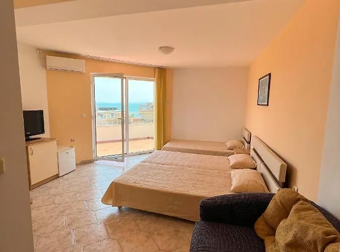 Hotel кристал 3*